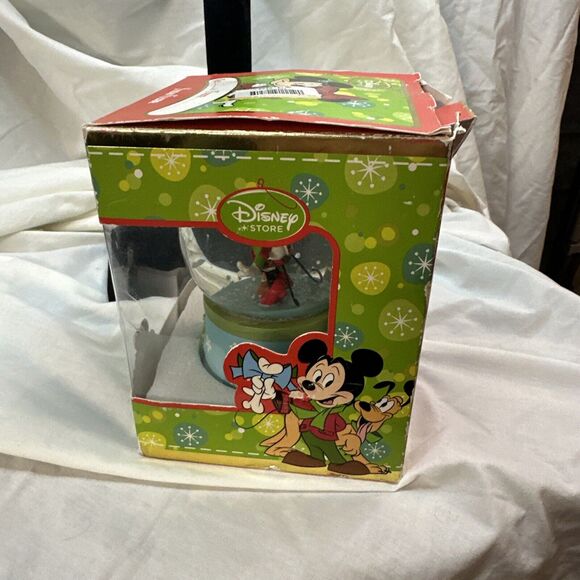 2012, Mickey and Minnie, Ringing the Bell, IOB - Picture 10 of 11